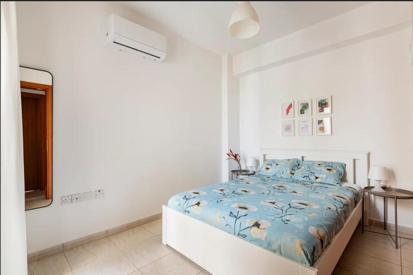 Top Floor Apartment City Center Larnaca Esterno foto