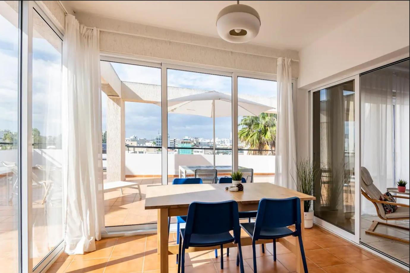 Top Floor Apartment City Center Larnaca Esterno foto